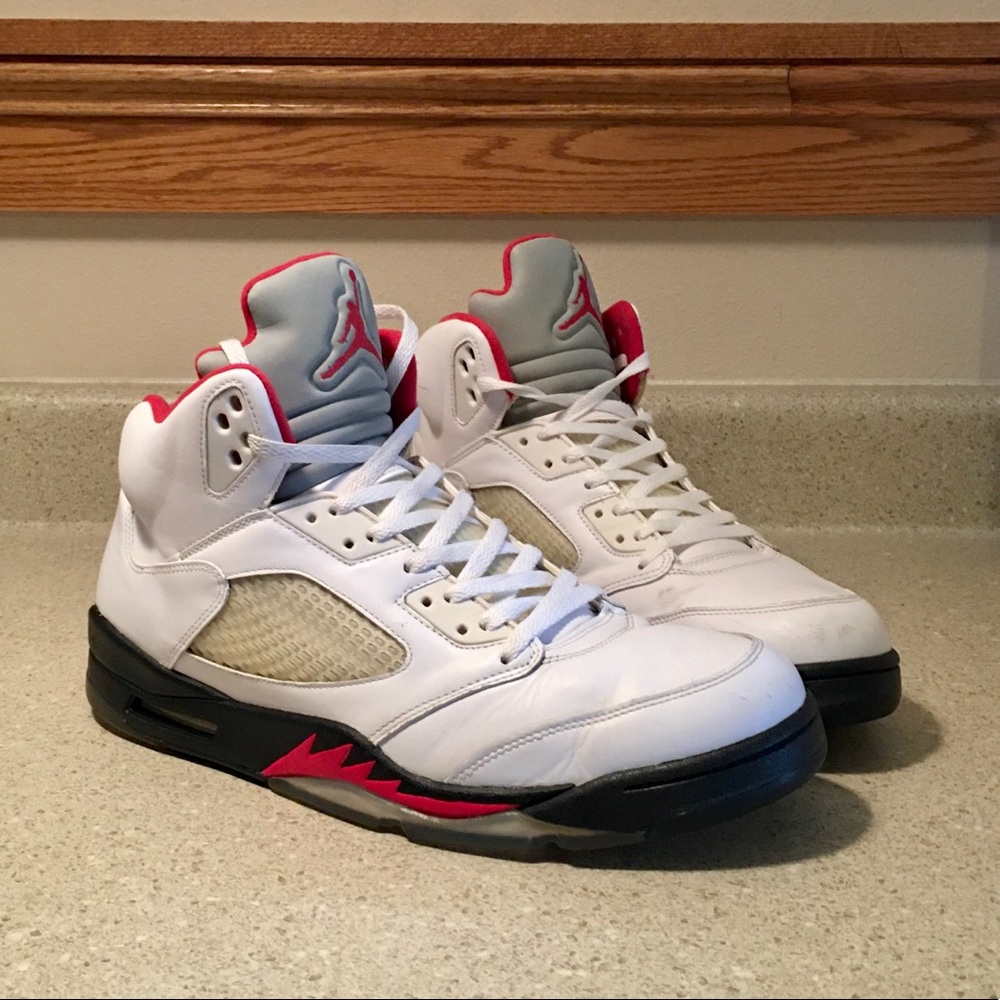 Jordan Retro 5 Fire Red